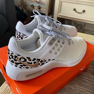 Women’s Nikes 8.5